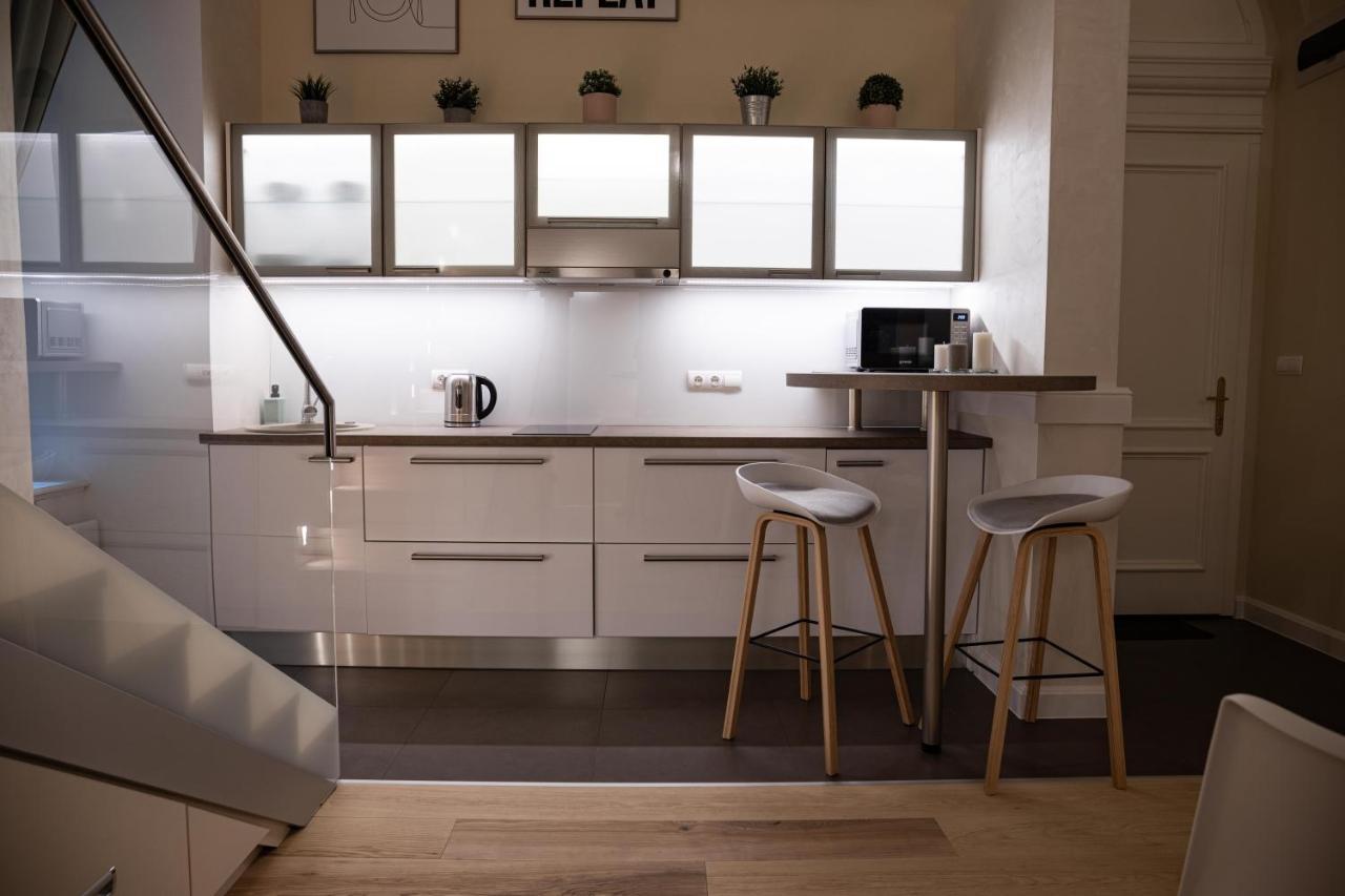 Ozone One Apartment Budapest Esterno foto