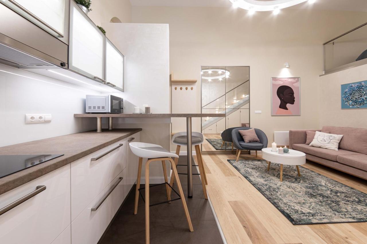 Ozone One Apartment Budapest Esterno foto