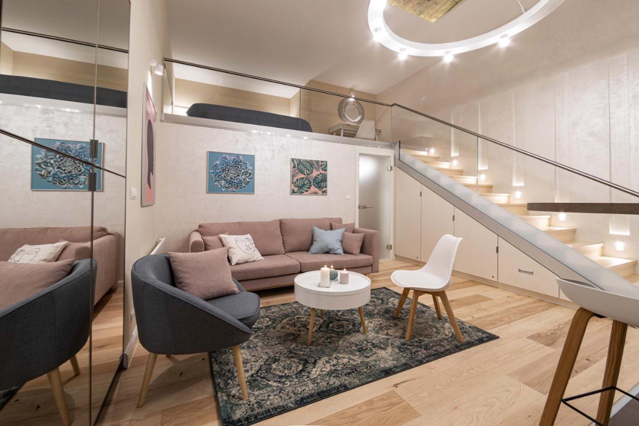 Ozone One Apartment Budapest Esterno foto