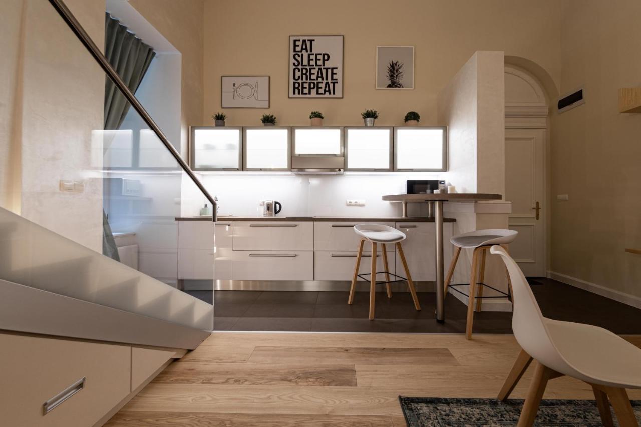 Ozone One Apartment Budapest Esterno foto