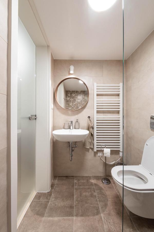 Ozone One Apartment Budapest Esterno foto