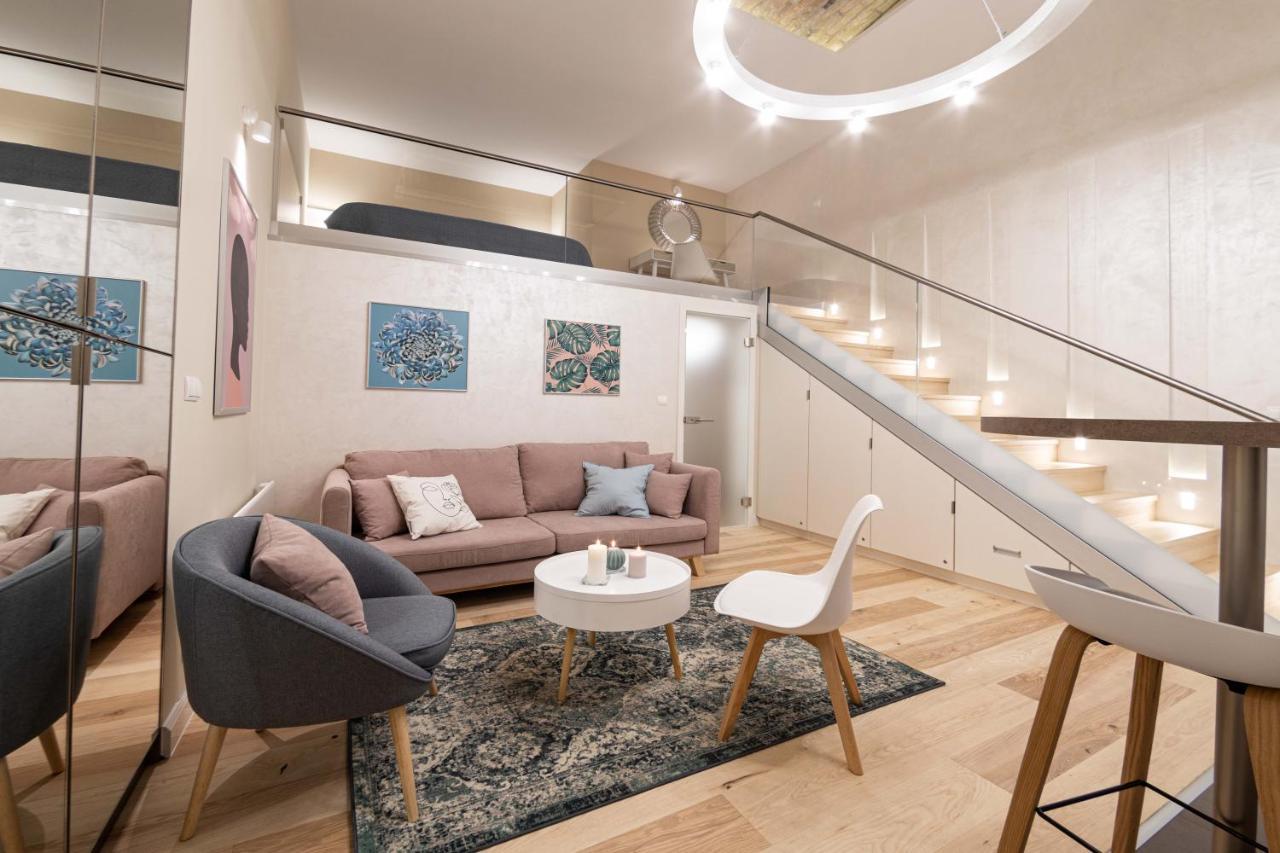 Ozone One Apartment Budapest Esterno foto